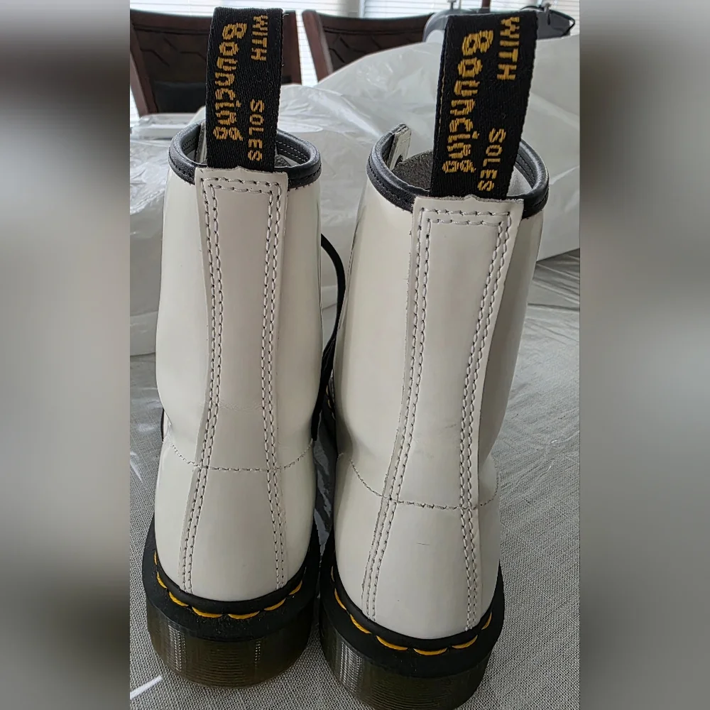 White Lace-Up Boots Dr. Martens Air Wair AW004 Size 7 - Picture 8 of 11